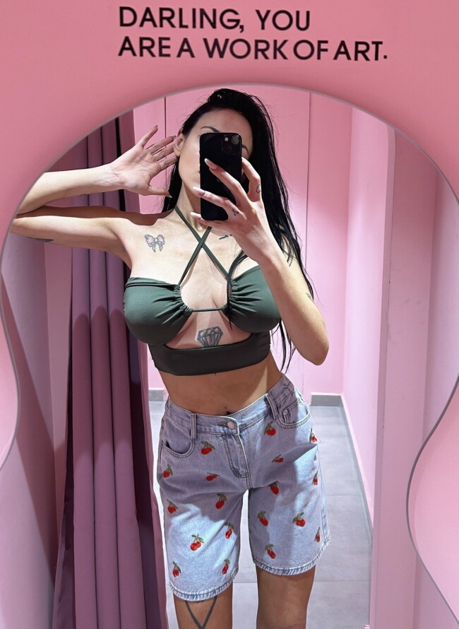 Cut out Crop top